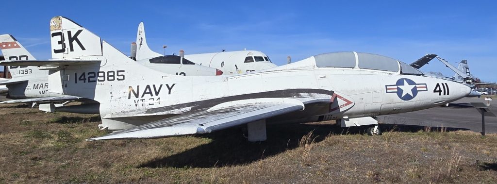 GRUMMAN F-9 “COUGAR” WAR MEMORIAL