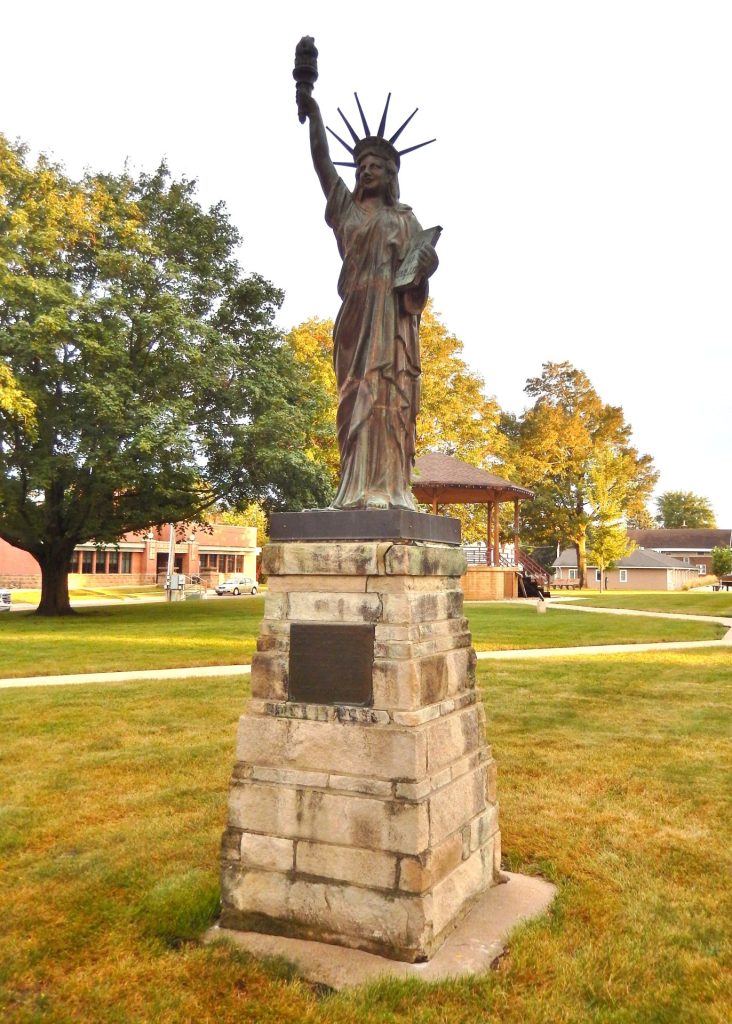 GRUNDY CENTER REPLICA OF THE STATUE OF LIBERTY MEMORIAL