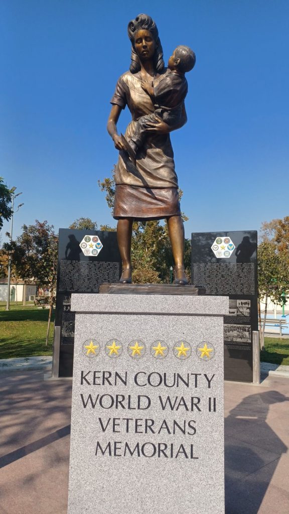 KERN COUNTY WORLD WAR II VETERANS MEMORIAL STATUE