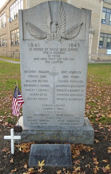 LYNDWOOD IONA PLACE SERVICE CLUB WAR VETERANS MEMORIAL