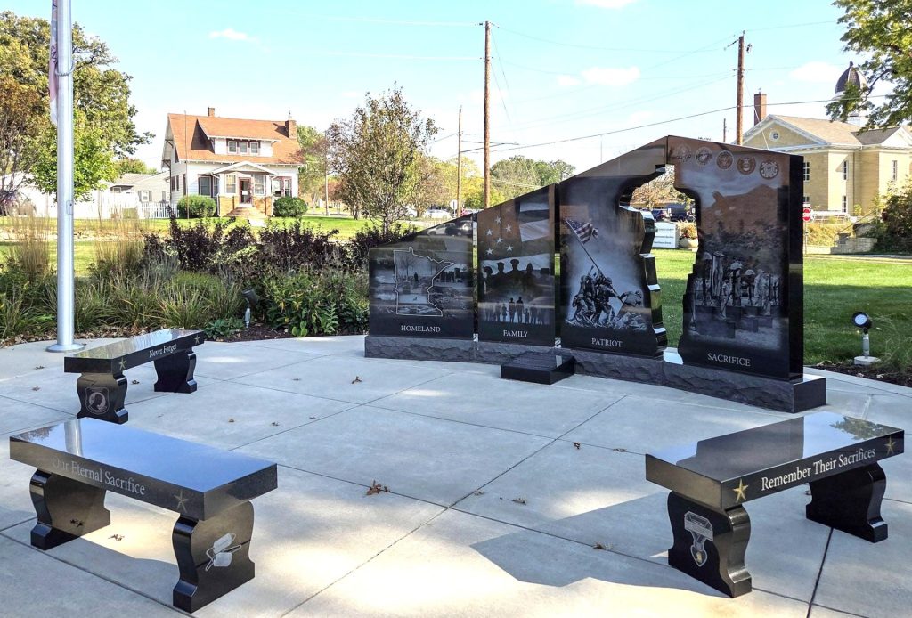 MANTORVILLE GOLD STAR FAMILIES MEMORIAL MOUNUMENT BACK