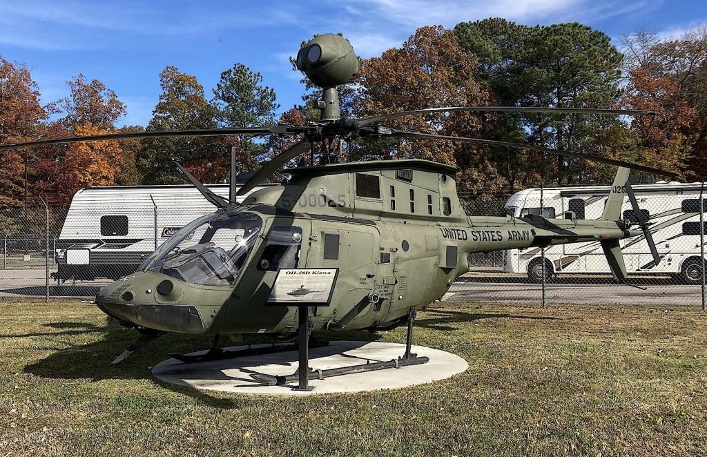 OH-58D KIOWA WAR MEMORIAL
