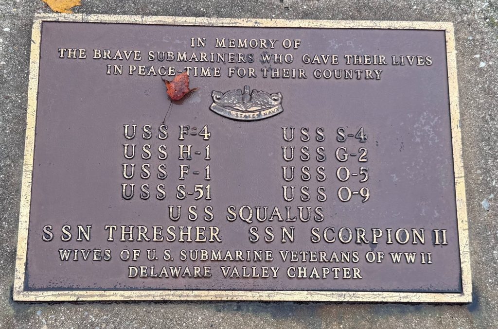 PEACE-TIME SUBMARINERS MEMORIAL PLAQUE