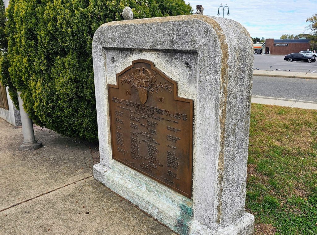 ROOSEVELT, L.I. WORLD WAR MEMORIAL