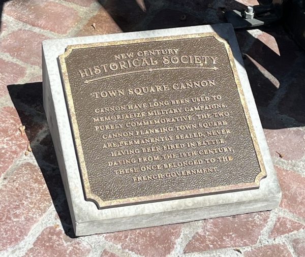 TOWN SQUARE CANNON MEMORIAL PLAQUE