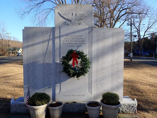 TOWN OF NEW HARTFORD WORLD WAR II VETERANS MEMORIAL FRONT