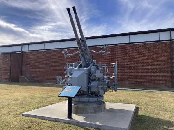 TWIN 40 MM BOFOS ANTI-AIRCRAFT GUN WAR MEMORIAL