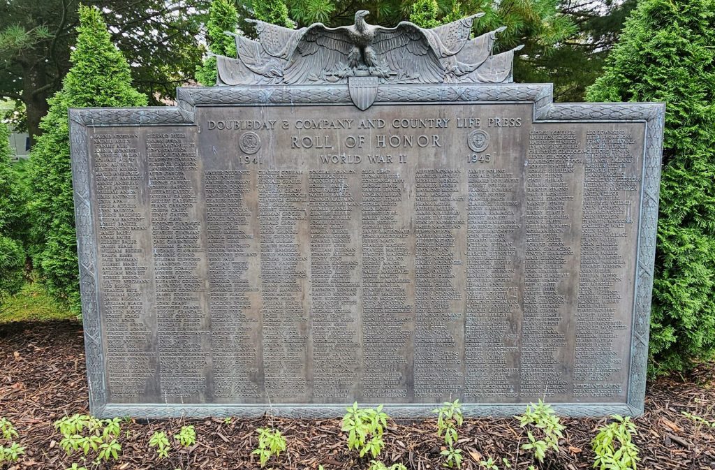DOUBLEDAY & COMPANY AND COUNTRY LIFE PRESS WORLD WAR II ROLL OF HONOR MEMORIAL