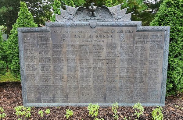 DOUBLEDAY & COMPANY AND COUNTRY LIFE PRESS WORLD WAR II ROLL OF HONOR MEMORIAL