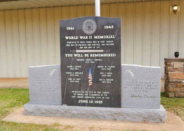 FORT TOWSON GRADUATING CLASS OF 1945 WORLD WAR II MEMORIAL