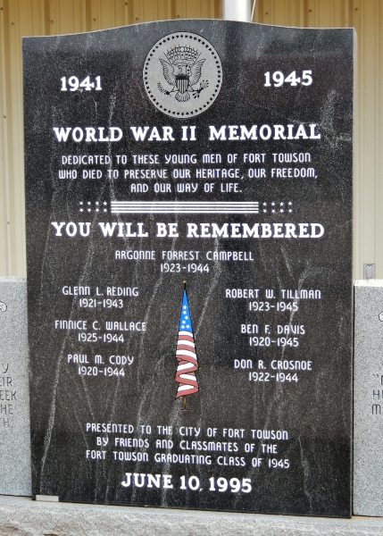 FORT TOWSON GRADUATING CLASS OF 1945 WORLD WAR II MEMORIAL CENTER STONE