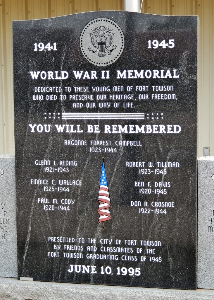 FORT TOWSON GRADUATING CLASS OF 1945 WORLD WAR II MEMORIAL CENTER STONE