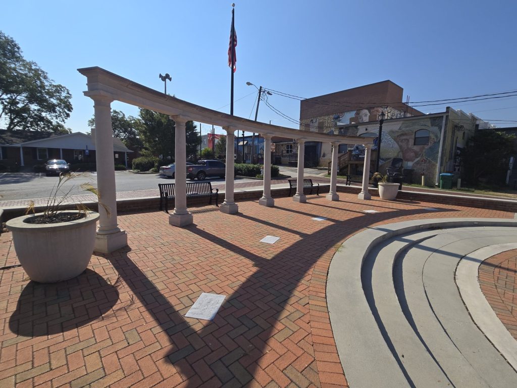 HAPEVILLE WAR VETERANS MEMORIAL