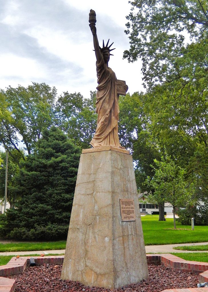 HASTINGS, NE REPLICA OF THE STATUE OF LIBERTY MEMORIAL