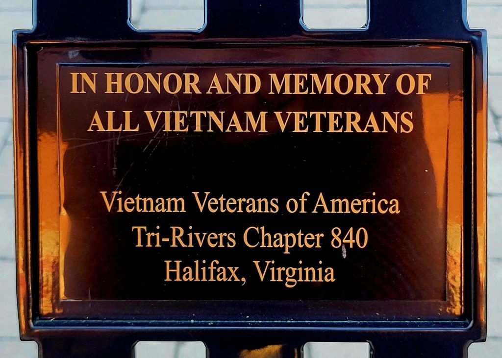 IN HONOR AND MEMORY OF ALL VIETNAM VETERANS MEMORIAL BENCH PLAQUE