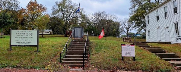 LECOMPTON VETERANS MONUMENT