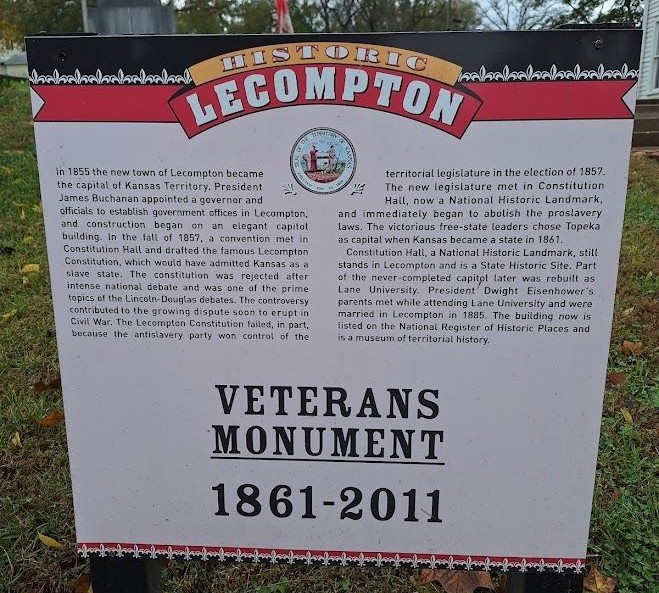 LECOMPTON VETERANS MONUMENT MARKER