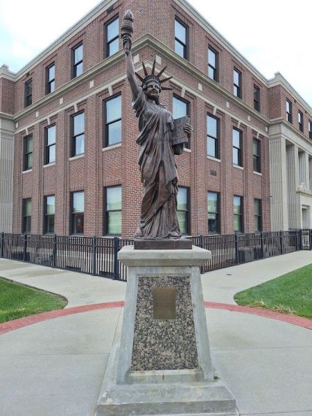 LITTLE SISTERS OF LIBERTY REPLICA OF THE STATUE OF LIBERTY MEMORIAL