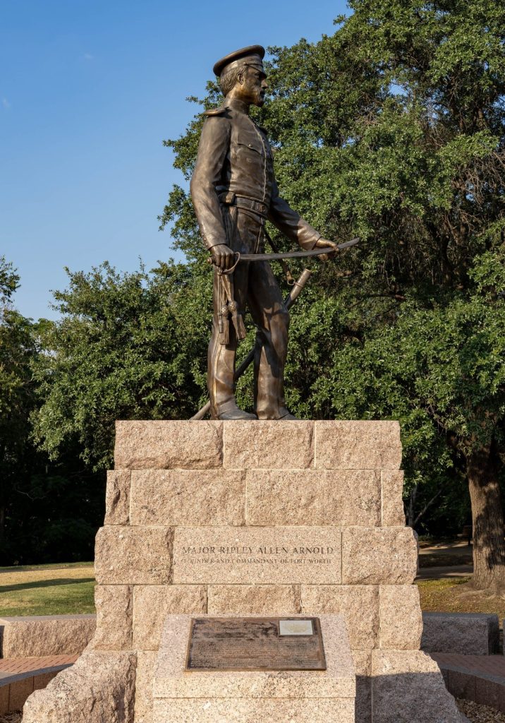 MAJOR RIPLEY ALLEN ARNOLD WAR MEMORIAL STATUE