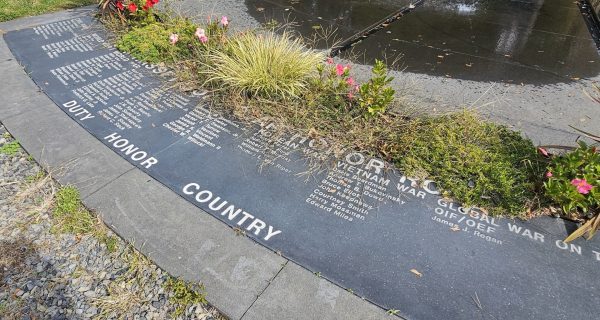 MANHASSET GOLD STAR MEMORIAL FOUNTAIN HONOR ROLL