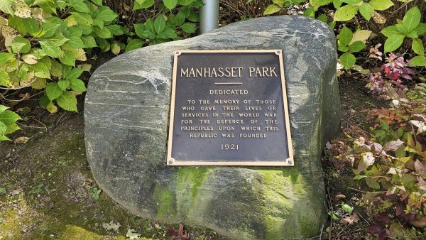 MANHASSET PARK WORLD WAR MEMORIAL PLAQUE