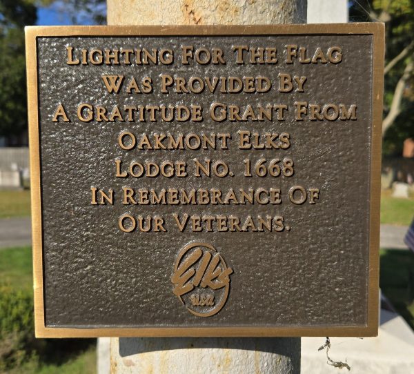 OAKMONT ELKS LODGE NO. 1668 FLAG LIGHTING MEMORIAL PLAQUE