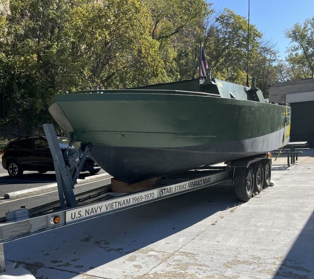 STRIKE ASSAULT BOAT-U.S. NAVY VIETNAM MEMORIAL