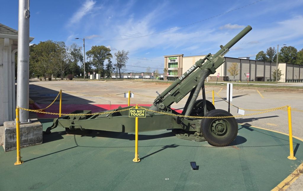 THE M102 105 HOWITZER WAR MEMORIAL