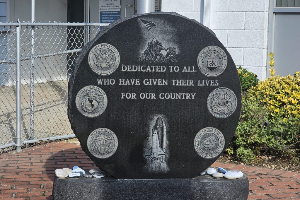 V.F.W. FRANK P. CURRY JR. POST 2718 VETERANS MEMORIAL