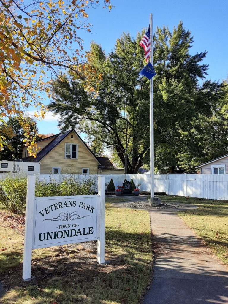 VETERANS PARK TOWN OF UNIONDALE MEMORIAL MARKER