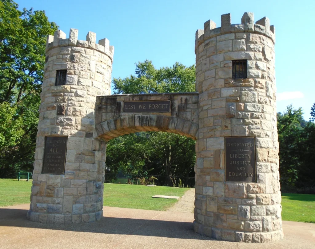 BRACKENRIDGE WAR MEMORIAL CASTLE