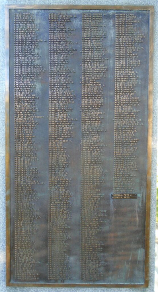 WORLD WAR II FIELD OF HONOR MEMORIAL PLAQUE D