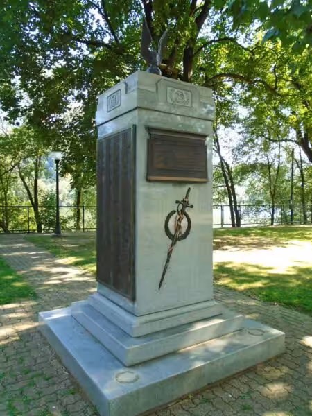 WORLD WAR II FIELD OF HONOR MEMORIAL