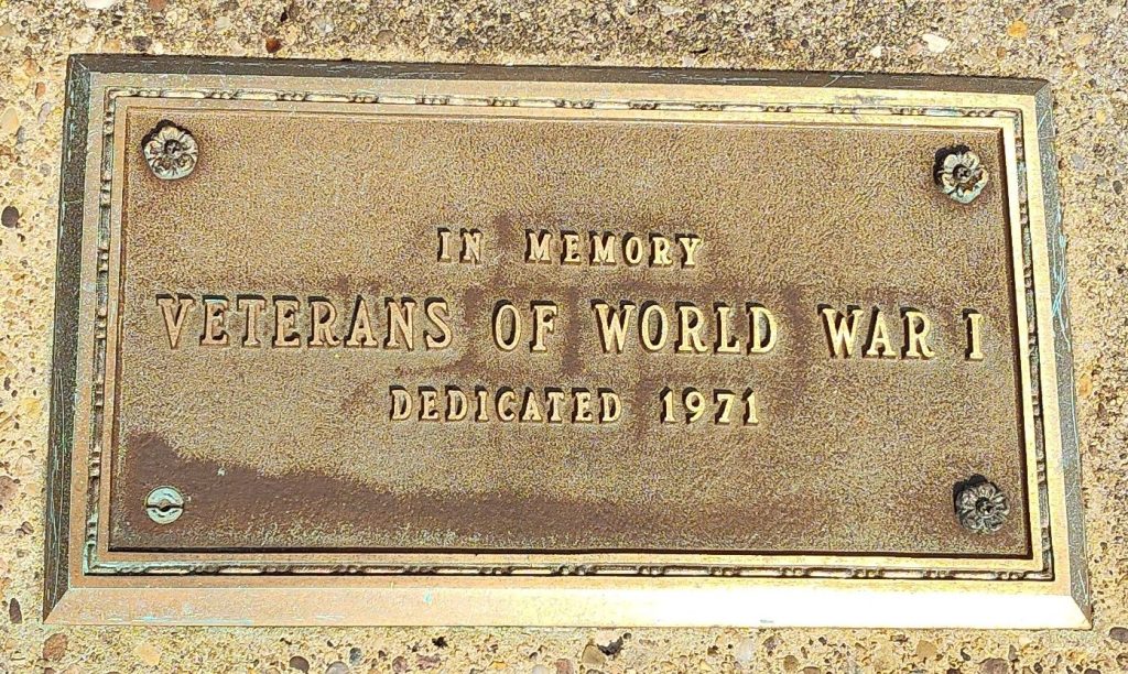 CALVARY CEMETERY WORLD WAR I VETERANS MEMORIAL FLAGPOLE PLAQUE