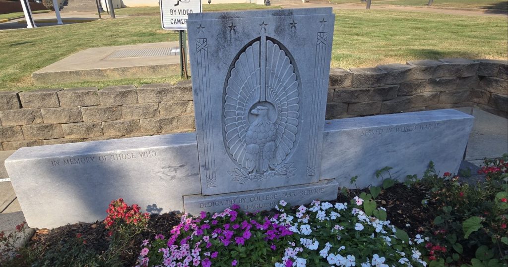 COLLEGE PARK SERVICE LEAGUE WORLD WAR II MEMORIAL CLOSE-UP