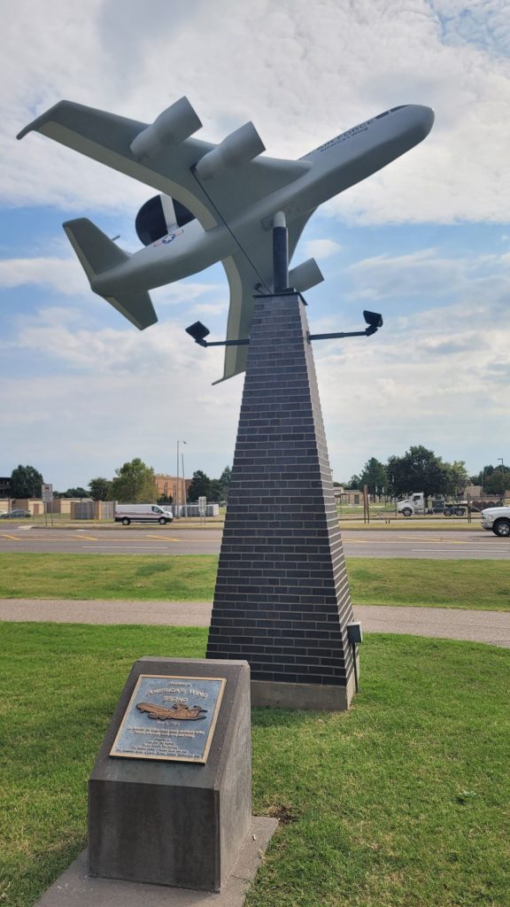 DEDICATED TO AMERICA’S WING 552ND WAR MEMORIAL SERVING