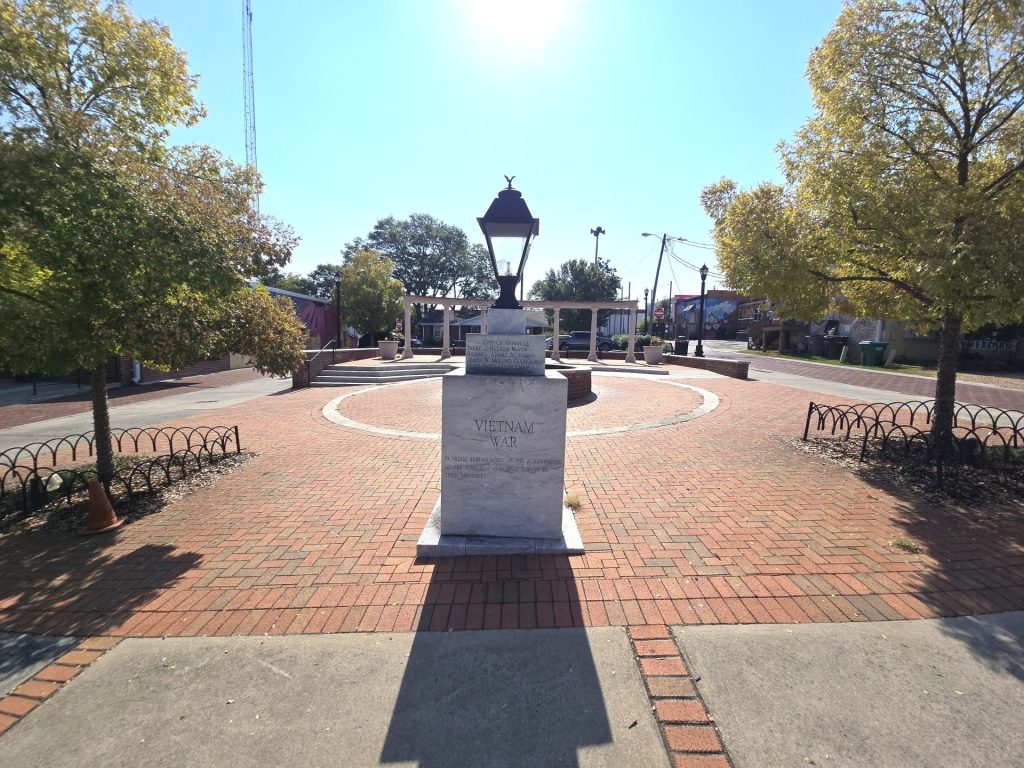 HAPEVILLE WAR VETERANS MEMORIAL ETERNAL LIGHT