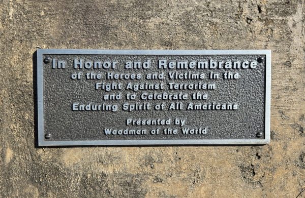 IN HONOR AND REMEMBRANCE IN THE FIGHT AGAINST TERRORISM MEMORIAL FLAGPOLE PLAQUE BUTLER II