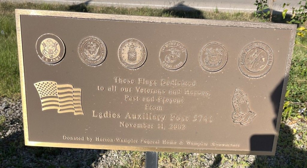 LADIES AUXILIARY POST 5741 VETERANS MEMORIAL FLAGS PLAQUE