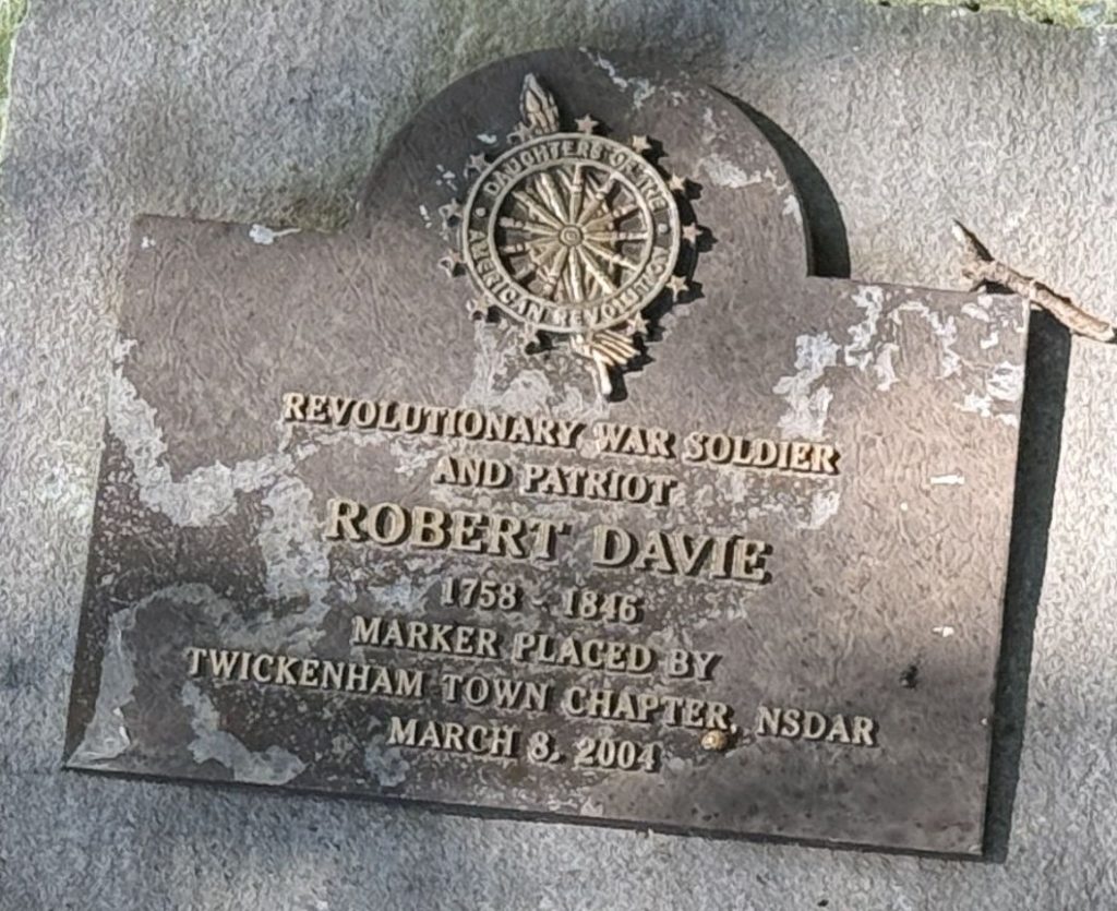 REVLUTIONARY WAR SOLDIER ROBERT DAVIE MEMORIAL MARKER