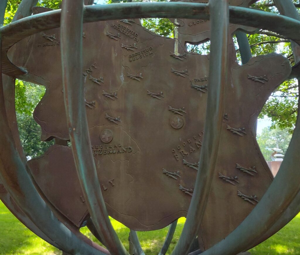 95TH BOMB GROUP (H) WAR MEMORIAL GLOBE