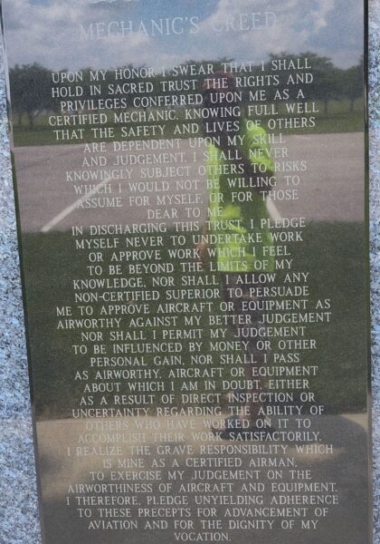 UNITED STATES AIR FORCE AIRCRAFT MECHANIC’S MEMORIAL BACK