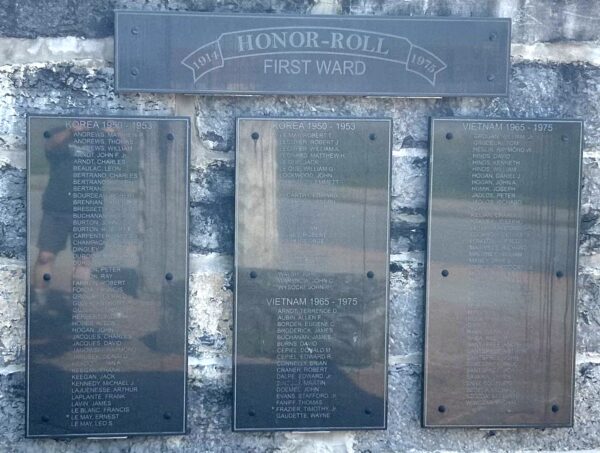 FIRST WARD HONOR ROLL WAR MEMORIAL STONE C