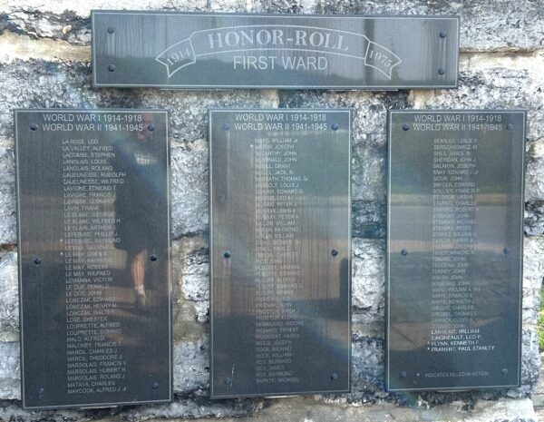 FIRST WARD HONOR ROLL WAR MEMORIAL STONE B