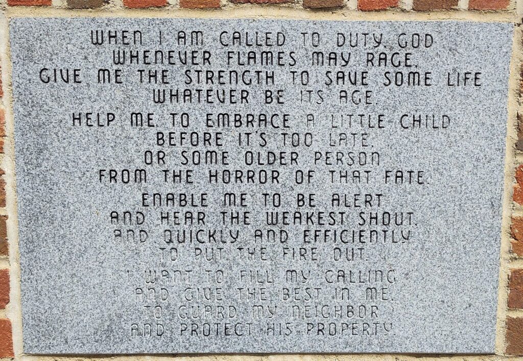 IN MEMORIAM WORLD WAR II MEMORIAL WALL STONE B