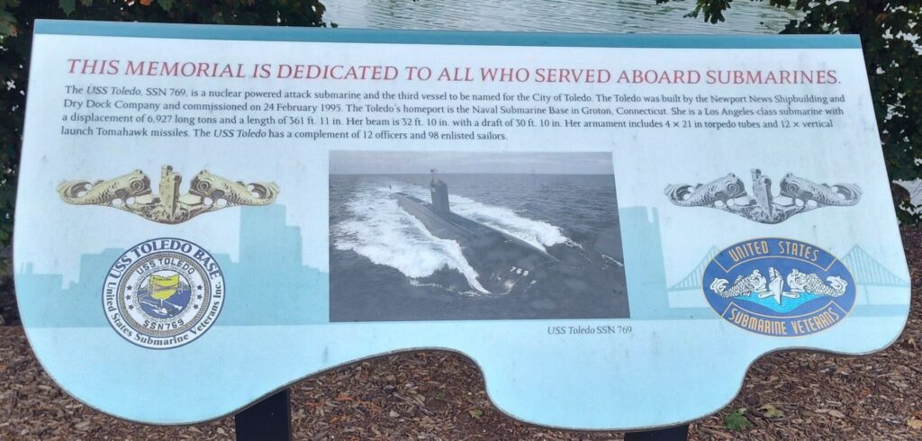 THIS MEMORIAL IS DEDICATED TO ALL WHO SERVED ABOARD SUBMARINES MEMORIAL PLAQUE