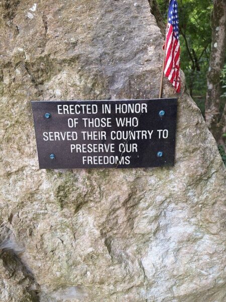 RAMSEY, IL VETERANS MEMORIAL FLAGPOLE PLAQUE