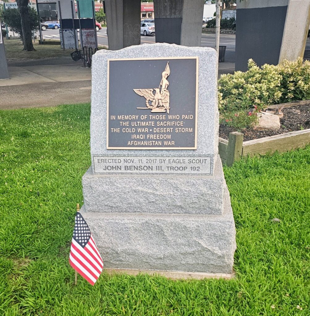 IN MEMORY OF THOSE WHO PAID THE ULTIMATE SACRIFICE WAR MEMORIAL