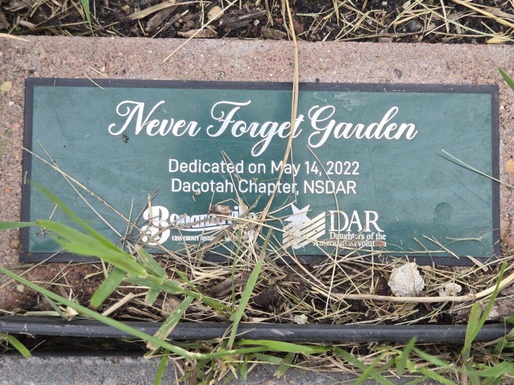 NEVER FORGET GARDEN MEMORIAL PLAQUE