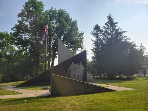 MAINE VIETNAM VETERANS MEMORIAL CONTEMPORARY